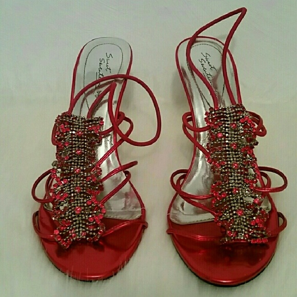 Red Heels - Picture 4 of 5